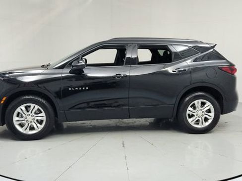 Used 2021 Chevrolet Blazer LT image 2