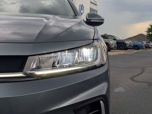 Certified 2025 Volkswagen Jetta SEL FWD image 11