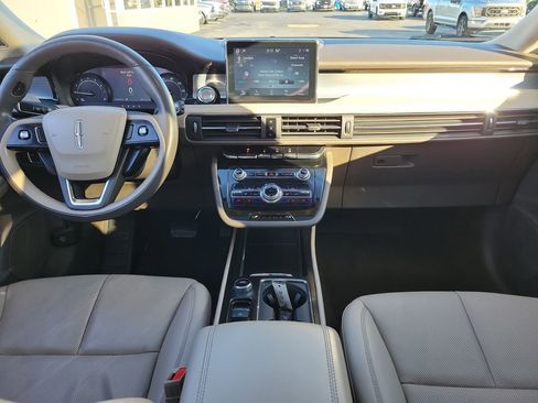 Used 2022 Lincoln Corsair FWD w/ Premium Package image 11