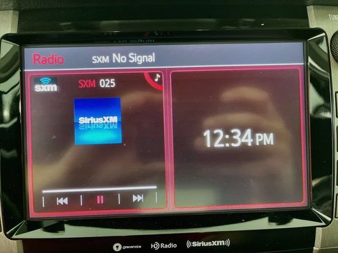 Used 2020 Toyota Tundra SR5 w/ SR5 Leather Package AWD/4WD image 18