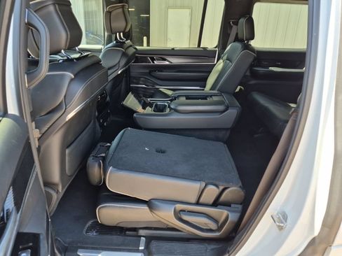 Used 2024 Jeep Grand Wagoneer Series II Obsidian w/ Quick Order Packagew 28T AWD/4WD image 13