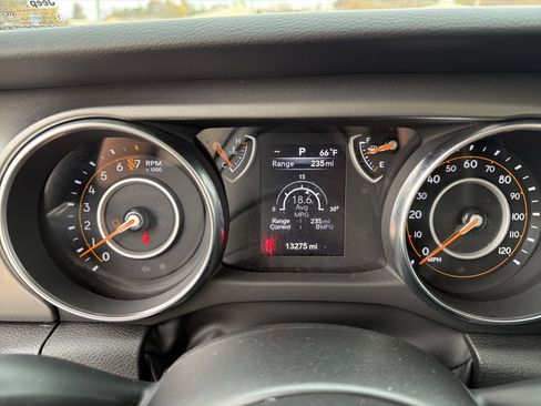 Used 2023 Jeep Gladiator Sport image 20