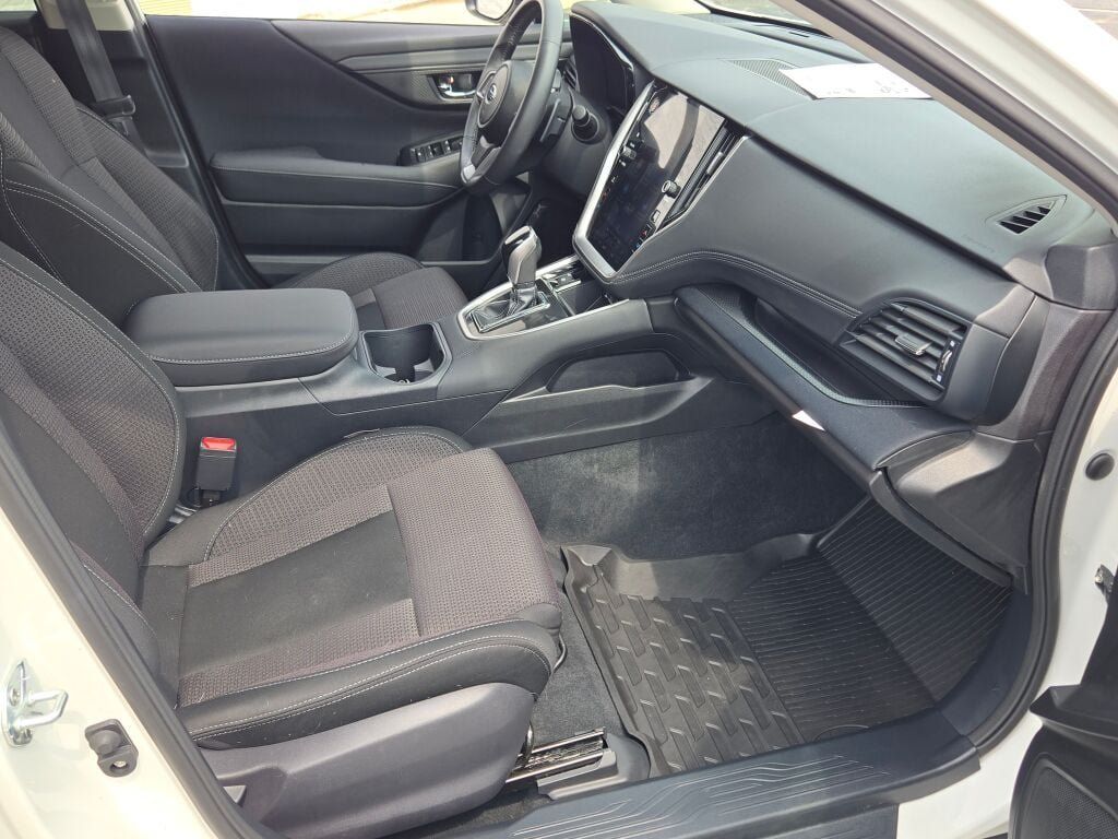 Certified 2024 Subaru Outback Premium AWD/4WD image 4