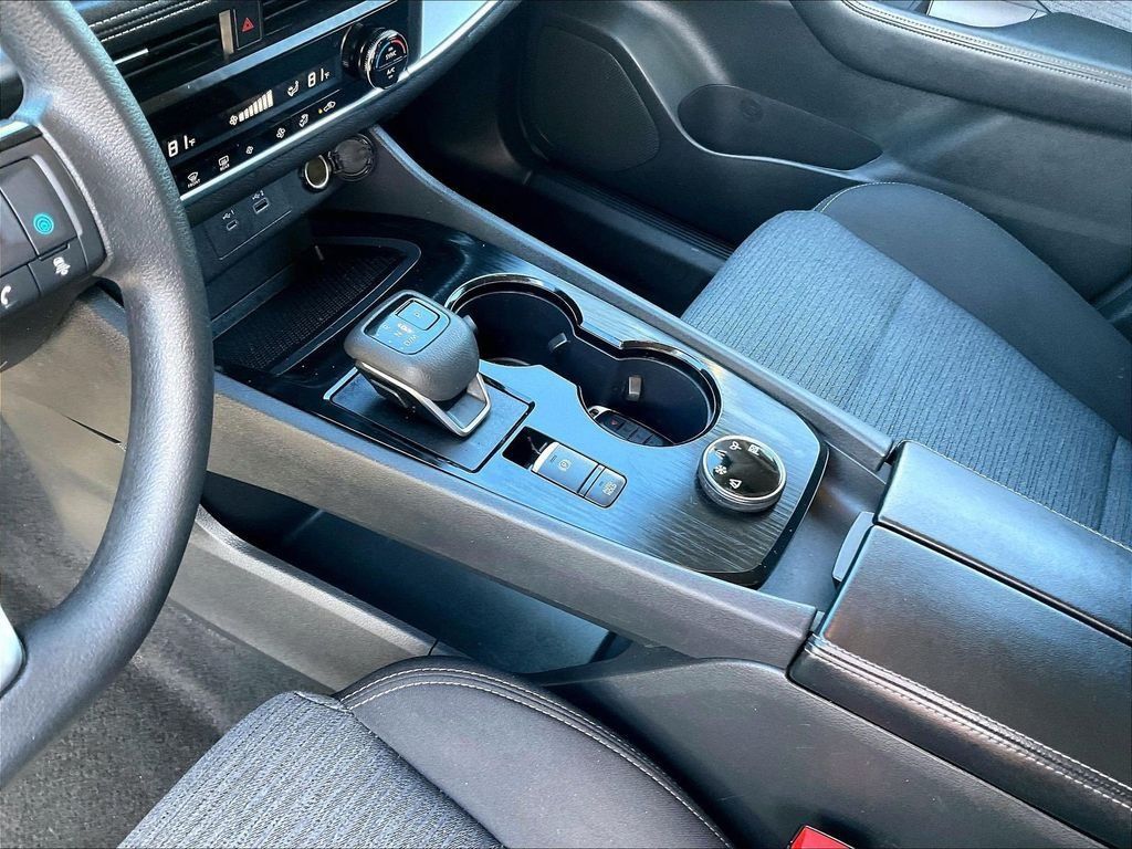 Certified 2023 Nissan Rogue SV AWD/4WD image 20