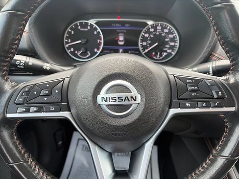 Used 2022 Nissan Sentra SR w/ SR Premium Package FWD image 15