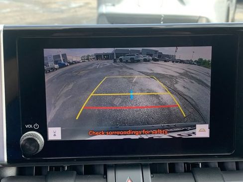 Used 2025 Toyota RAV4 XLE AWD/4WD image 22