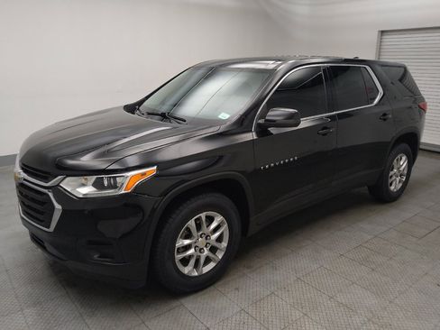 Used 2021 Chevrolet Traverse LS FWD image 2