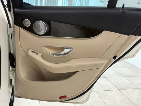 Used 2018 Mercedes-Benz GLC 300 4MATIC w/ Multimedia Package image 21