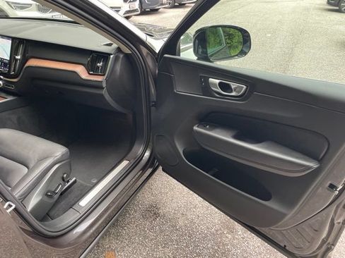 Used 2023 Volvo XC60 B5 Plus AWD/4WD image 14