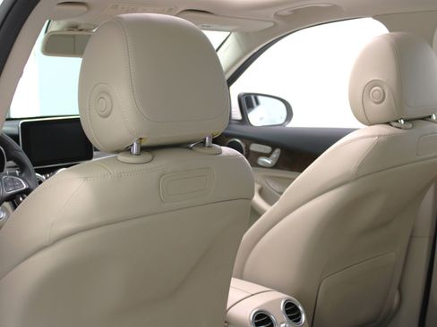 Used 2018 Mercedes-Benz GLC 300 GLC 300 SUV w/ Multimedia Package image 36