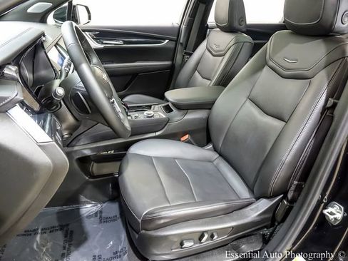 Certified 2025 Cadillac XT5 Premium Luxury image 9