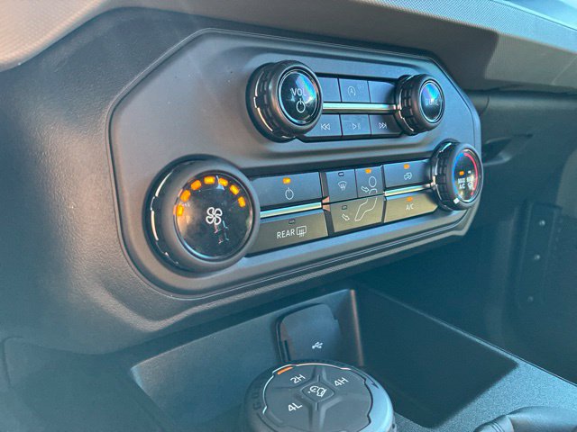 Used 2023 Ford Bronco 2-Door AWD/4WD image 31