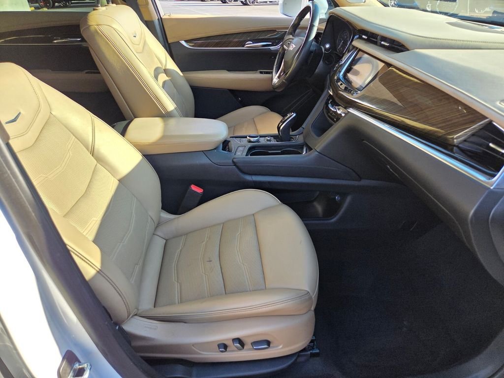 Used 2020 Cadillac XT6 Premium Luxury w/ Platinum Package FWD image 22