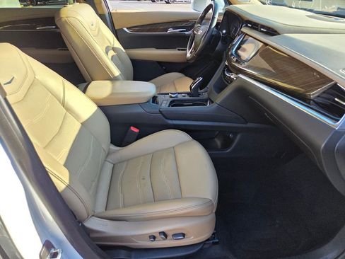 Used 2020 Cadillac XT6 Premium Luxury w/ Platinum Package FWD image 22