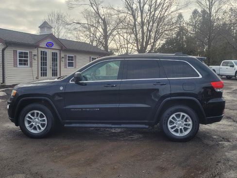 Used 2019 Jeep Grand Cherokee Laredo image 5