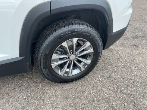 Used 2025 Chevrolet Equinox LT image 29