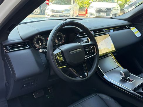 New 2026 Land Rover Range Rover Velar Dynamic SE AWD/4WD image 4