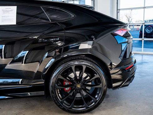 Used 2021 Lamborghini Urus image 23
