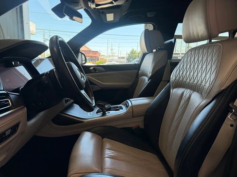 Used 2020 BMW X7 M50i w/ Dynamic Handling Package AWD/4WD image 8