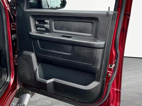 Used 2017 RAM 1500 Express RWD image 29