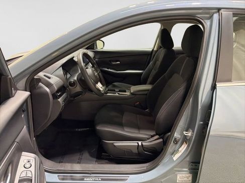Used 2025 Nissan Sentra SV FWD image 13