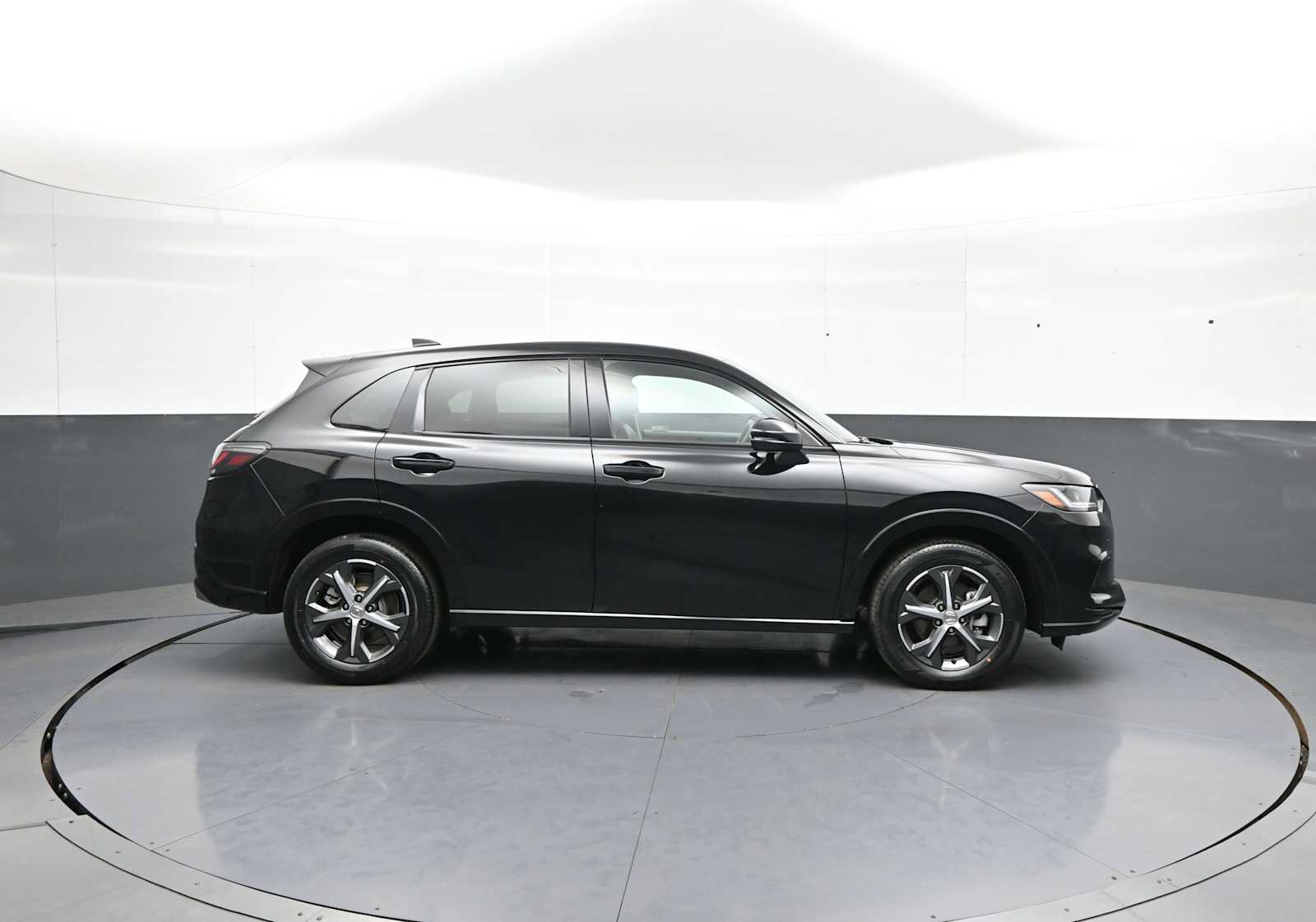 Used 2024 Honda HR-V EX-L image 5