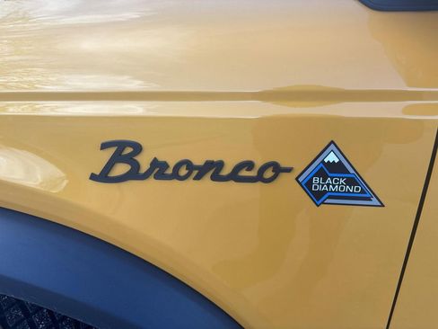 Used 2022 Ford Bronco Black Diamond image 32