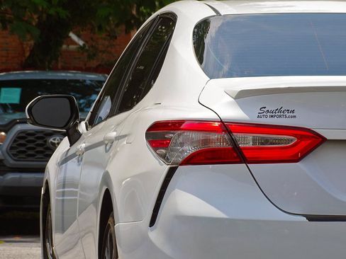 Used 2019 Toyota Camry SE w/ Audio Package FWD image 14