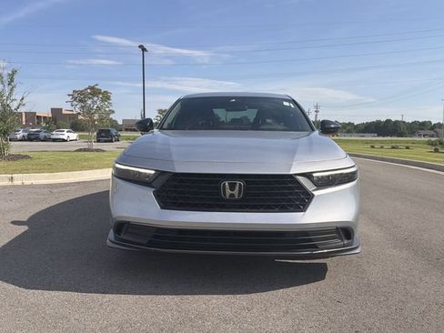 Used 2025 Honda Accord Sport image 8