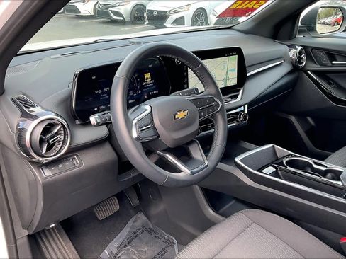 Certified 2025 Chevrolet Equinox LT w/ Safety and Technology Package image 14