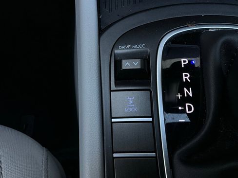 Used 2025 Hyundai Kona SEL image 24