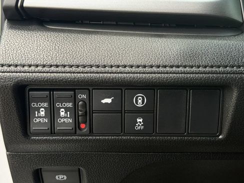 Used 2024 Honda Odyssey EX-L image 17