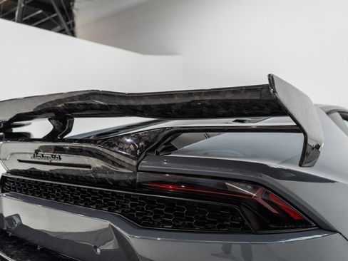 Used 2017 Lamborghini Huracan LP 610-4 AWD/4WD image 95