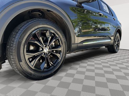 Used 2023 Ford Explorer Limited AWD/4WD image 6