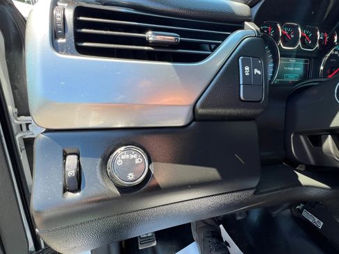 Used 2019 Chevrolet Tahoe 2WD image 17