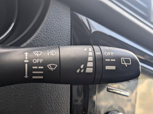 Used 2017 Nissan Rogue S image 31