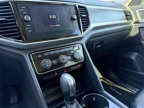 Certified 2022 Volkswagen Atlas SE w/ Panoramic Sunroof Package image 14