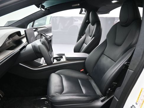 Used 2022 Tesla Model X image 8