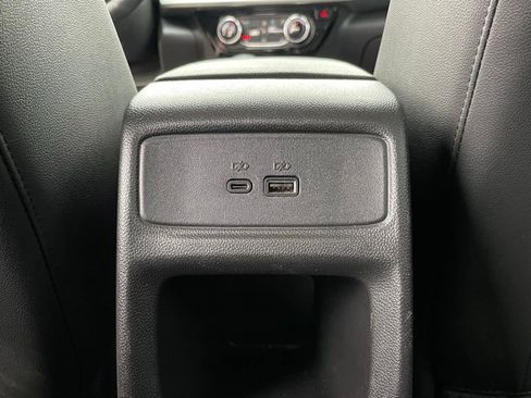Used 2025 Chevrolet Trax LT w/ LT Convenience Package FWD image 28