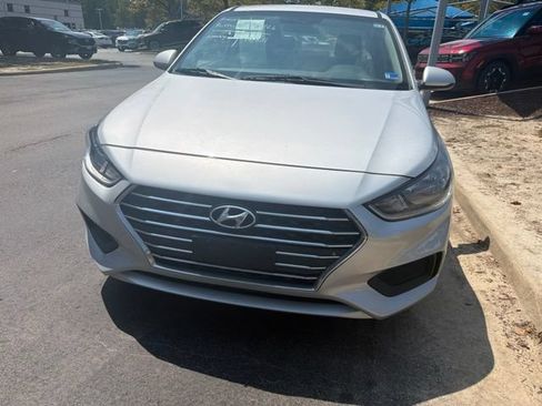 Used 2020 Hyundai Accent SE FWD image 3