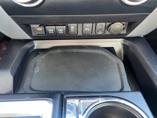 Used 2021 Toyota Tundra Limited w/ Limited Premium Package AWD/4WD image 19