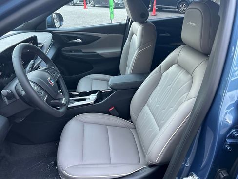 New 2025 Buick Envista Avenir image 21