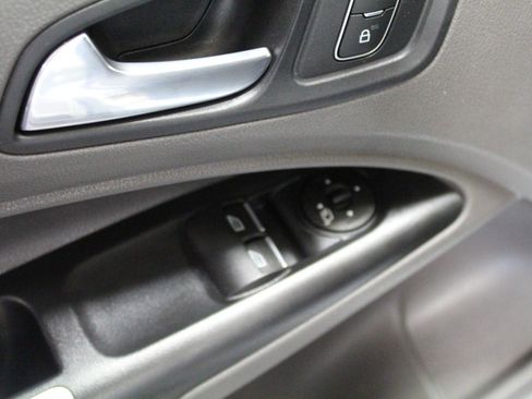 Used 2020 Ford Transit Connect XLT image 17