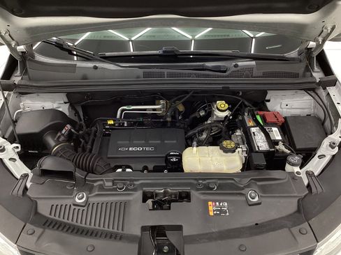 Used 2018 Chevrolet Trax LT w/ LT Convenience Package AWD/4WD image 42