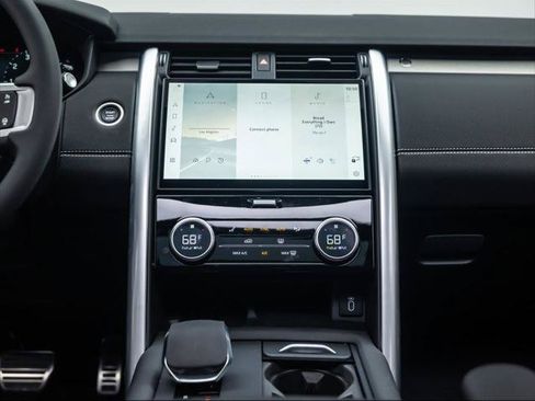 New 2026 Land Rover Discovery Limited Edition AWD/4WD image 29