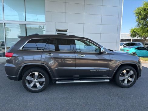 Used 2014 Jeep Grand Cherokee Overland w/ Advanced Technology Group AWD/4WD image 4