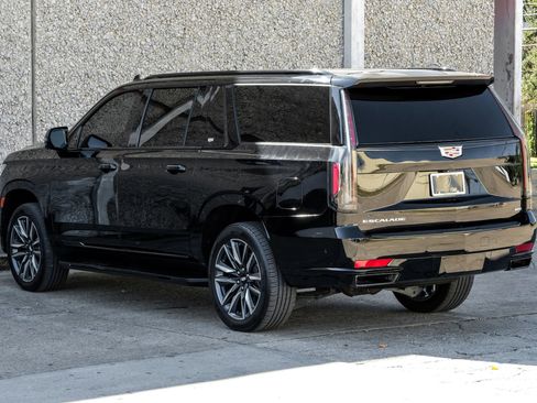 Used 2022 Cadillac Escalade ESV Sport w/ Touring Package AWD/4WD image 13
