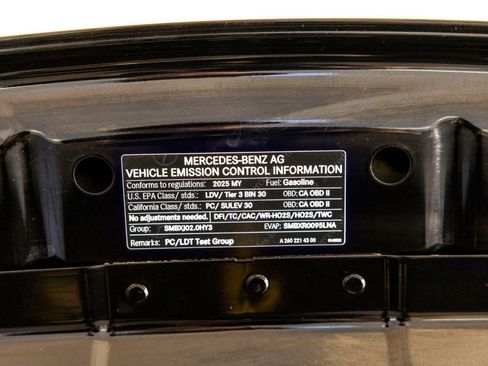 Used 2025 Mercedes-Benz GLB 250 image 31