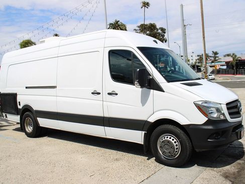 Used 2016 Mercedes-Benz Sprinter 3500 image 8