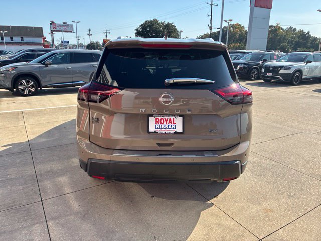 Used 2024 Nissan Rogue SV w/ SV Premium Package FWD image 6